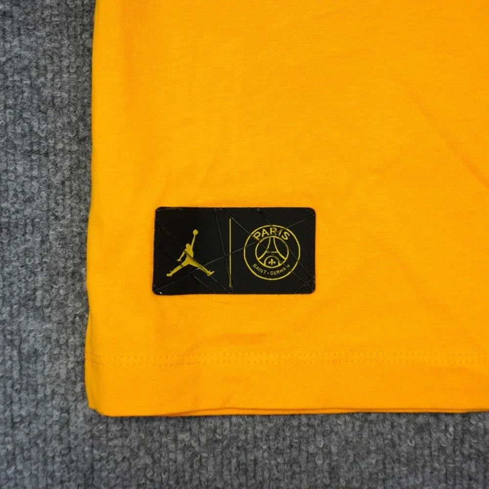 Jordan T-Shirt Mens XS Yellow PSG Paris Saint-Germain Graphic Short Sleeve Tee